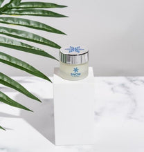 Load image into Gallery viewer, SNOW Teeth Whitening + Lip Balm Bundle