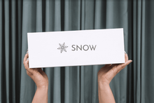 Load image into Gallery viewer, WIRELESS, Self-Sanitizing Snow® Smart Teeth Whitening System
